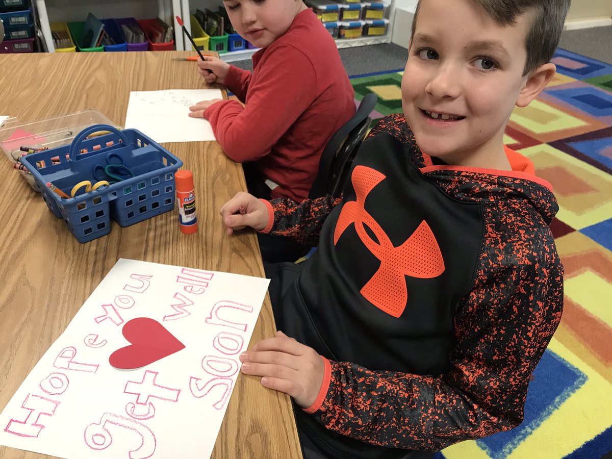 cherrykidslearn's tweet photo. Making cards of kindness for patients at the U of M Hospital neuro ICU Unit. #cherrykidsrock #RAKweek2019 https://t.co/KIHc5qAHJa
