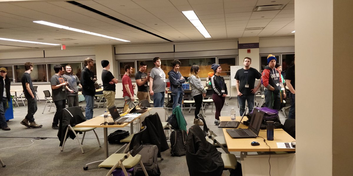 mtuwwhack's tweet photo. Midnight pizza is starting! Grab a slice and keep on hacking, #wwh2019! https://t.co/GOYyQ5vwrF