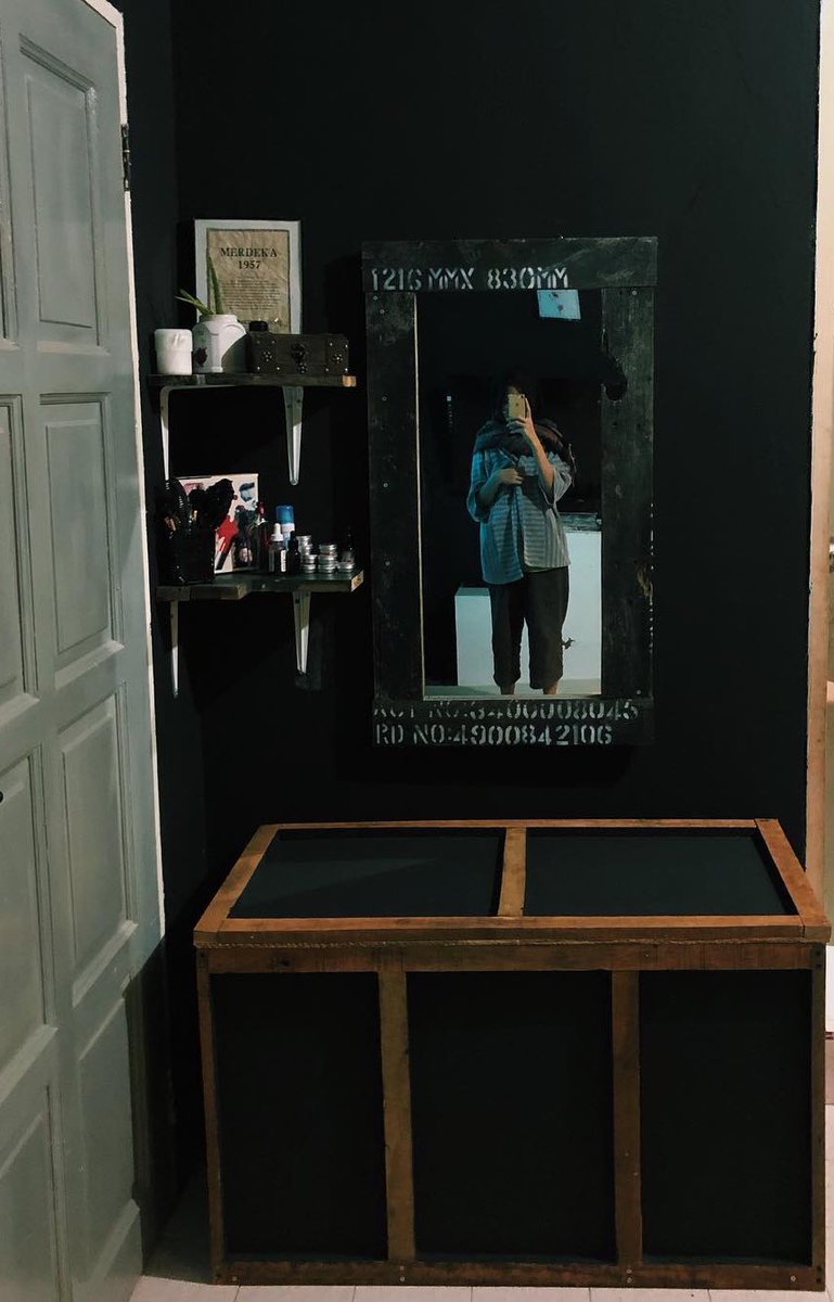 I stop buying things, and start make it myself. with the help of husband of course. I’m not strong enough on the lifting things.Last GE, there’s a lot of wood waste for making a poster. I turned it into a wooden crate for a storage in my room.