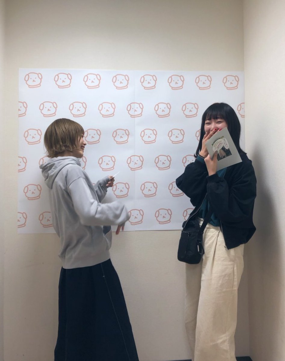 mer_magazine's tweet photo. 🚩https://t.co/Owxj1QCcPlコラボイベント速報
開始時間からたくさんの方が駆けつけてくれました✨✨
遥ちゃんも楽しそう!!
#agplus #merコラボ #村濱遥 https://t.co/DCMHhQ9YI4