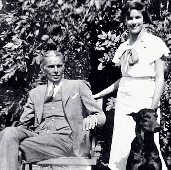 Whe he was 43, he ran away with 18 year daughter of his Parsi friend Dinshaw Petit.But he disowned his daughter Dina because she married a Parsi!5/7 #HindustanVsPakistan