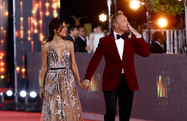 chvnoticias's tweet photo. María Luisa Godoy y Martín Cárcamo dividen al jurado popular en su paso por la alfombra roja #Vina360 https://t.co/WcetcoTMHN https://t.co/ELkkpHLjuo
