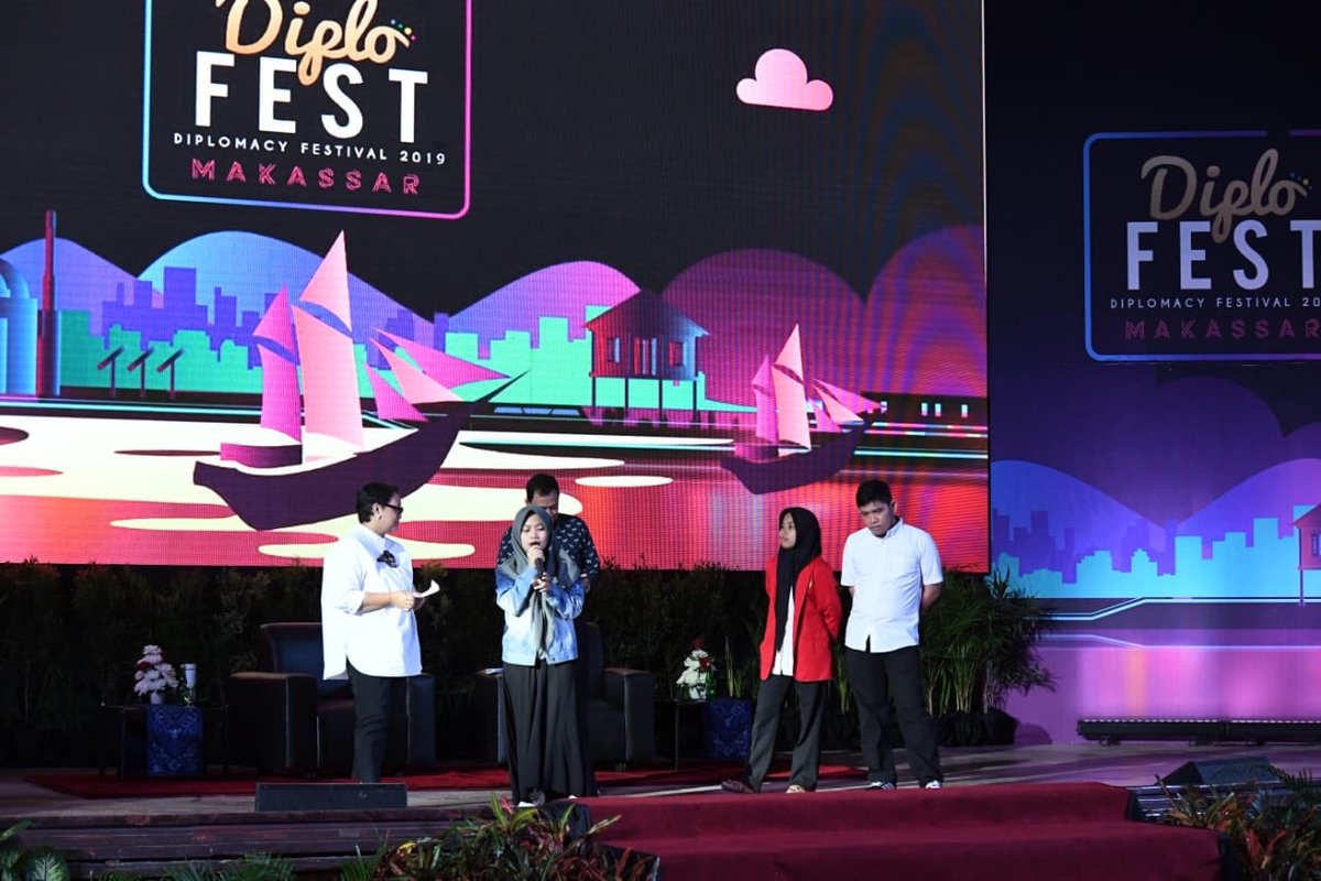 📷 Public Lecture #DiploFest Makassar bersama #MenluRetno

#DiploFestMakassar2019 #IniDiplomasi