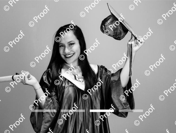 thelifeoffran_'s tweet photo. 🤪 ‘19 #GradTime https://t.co/Hf1ywQWMAr