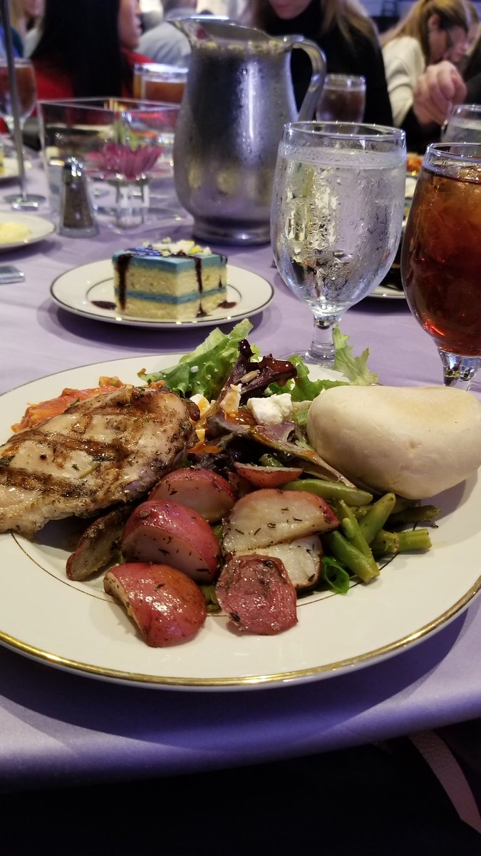 FaithPlusWorks's tweet photo. Tonight was another @HighPointU EXPERIENCE! This evening was the #PresidentialScholars Dinner for students and their parents; evening of fine dining, entertainment, information, & gifts. 💜💜 #HPU2023 #ChasingAFullRide #17IsJustANumber #BusinessMajor #PresidentialScholar https://t.co/wZgu97Aobb