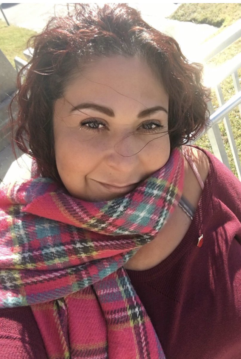 DMRX03's tweet photo. Someone Somewhere has pissed off Mother Nature.... Cuz I needed a Scarf today ...awwwww lawrd it was cold 🥶 for us spoiled always hella hott Cali peeps #GottaloveCali #TodayIjustgottasmile #Tuffday #Imstillstanding 🌻 https://t.co/gxLlUMwg4g