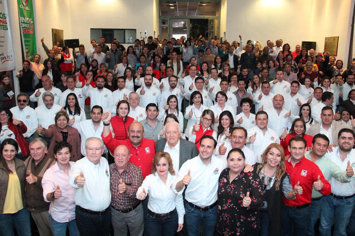 rigofuentes's tweet photo. Muchas felicidades a mis compañer@s del @PRISaltillo, quienes el día de hoy tomaron protesta estatutaria y con ello asumieron diferentes cargos en el Comité Municipal encabezado por la Presidenta, @luciaazucena y por el Secretario, @lalomedrano11. https://t.co/GxCO0ILJiW
