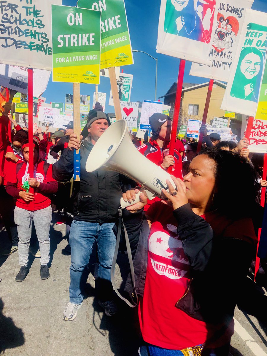 icstcnteachers's tweet photo. Another great day of marching today at #OaklandTeachersStrike! #Unite4OaklandKids #WeAreOEA #WeAreCTA #RedForEd #TheTCNWay #ICSWolfPack https://t.co/7L6NEMmwZj