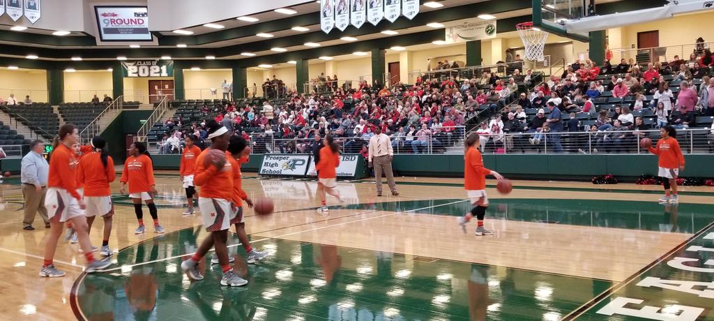 coach_LB1's tweet photo. Congrats to @coach_triley12 and our Lady Jackets on an unbelievable season!! First team to ever make the Regional Basketball Tourney! Loved watching the Passion, Effort, and Resilience we played with every time we hit the court!! #JacketPride #LJHoops https://t.co/tePp0voAVP