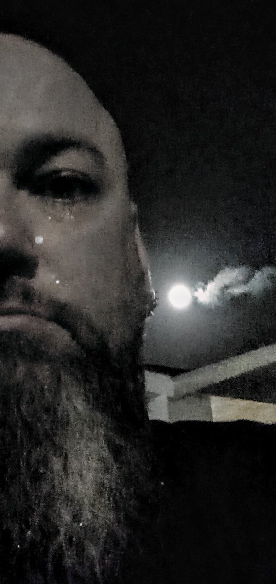 Robogiggles's tweet photo. #FullMoon #Vacation #BocaRaton #MoonlightSwim https://t.co/DjYg3dkYPY