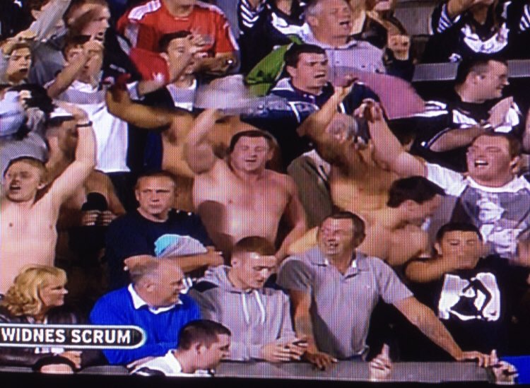 One of fav moments stood in the crowd supporting <a href="/WidnesRL/">Widnes Vikings</a> #WTID #awayaway #topsoff