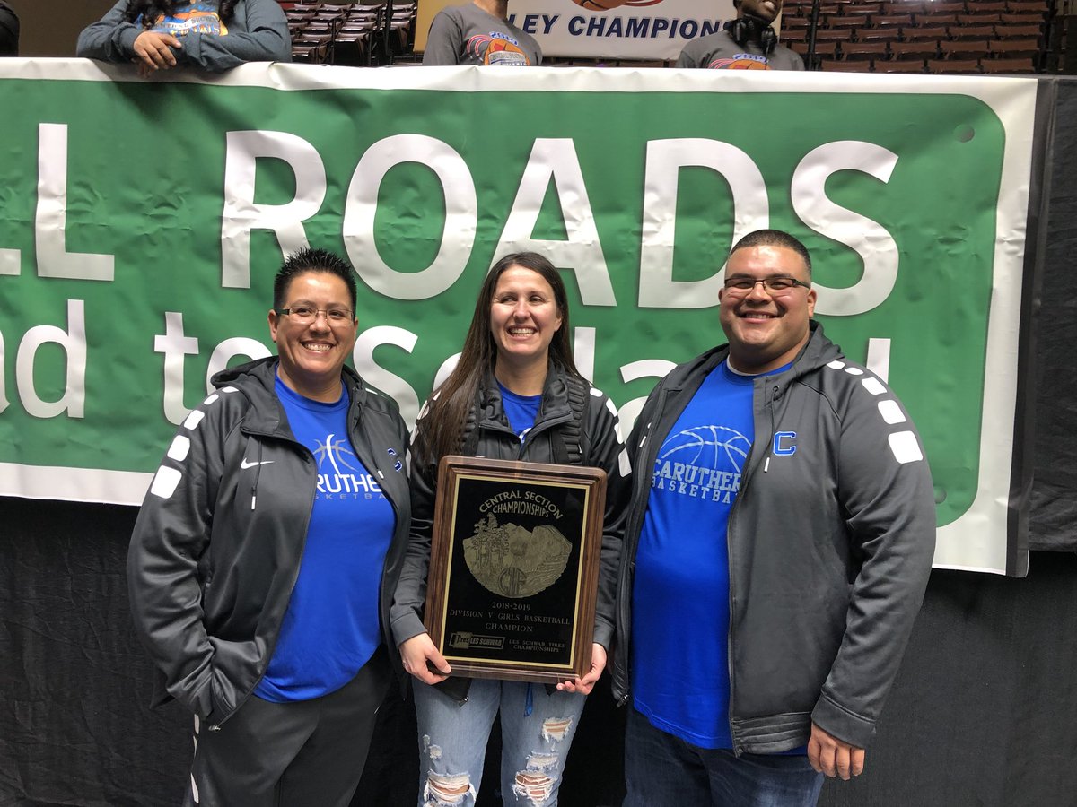 BbCaruthers's tweet image. Our winning coaching staff! Head Coach Anna Almeida and assistants David Sambrano and Monica Morales. #ICE #BlueCrew #ringtime