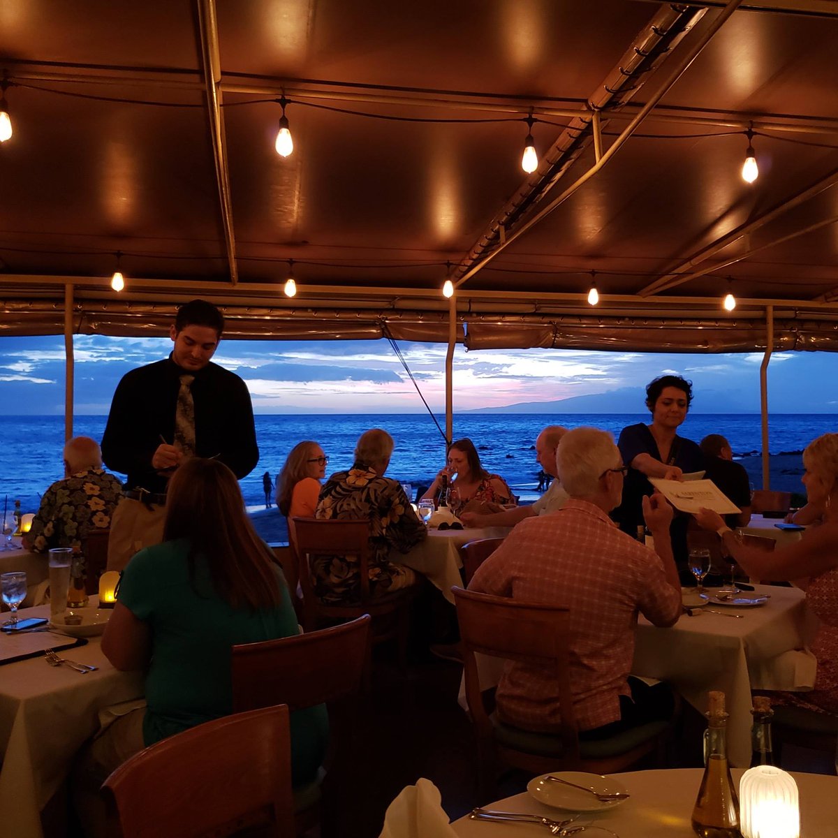 sarentos's tweet photo. Delight in a dazzling sunset as you dine with us. https://t.co/dwzZb7Grf9