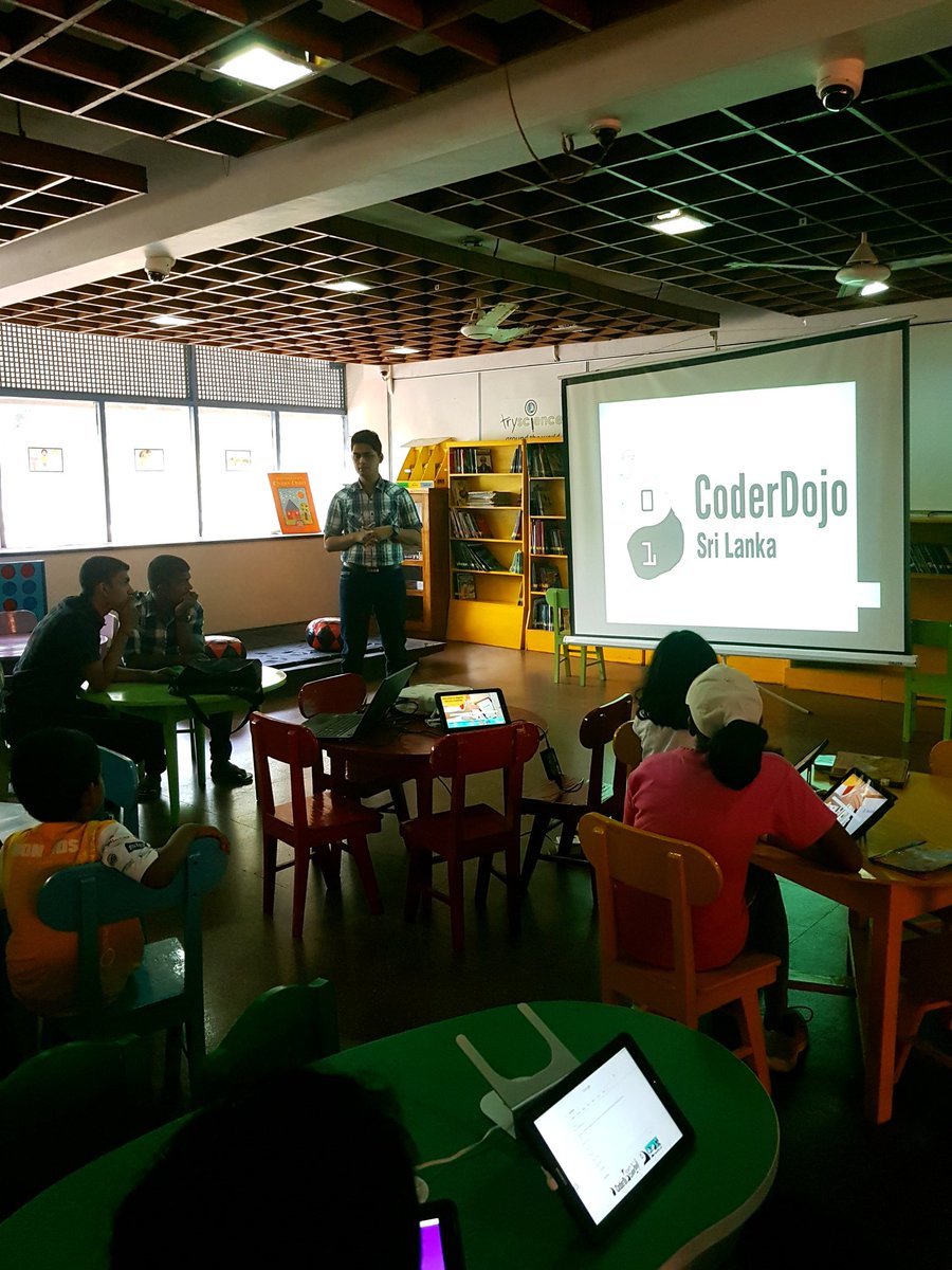 whyperera's tweet image. Coderdojo Sri Lanka at libraries kickoff !!!!!!!!! #srilanka #lka @CoderDojoLK @CoderDojo #coderdojolk #CoderDojo