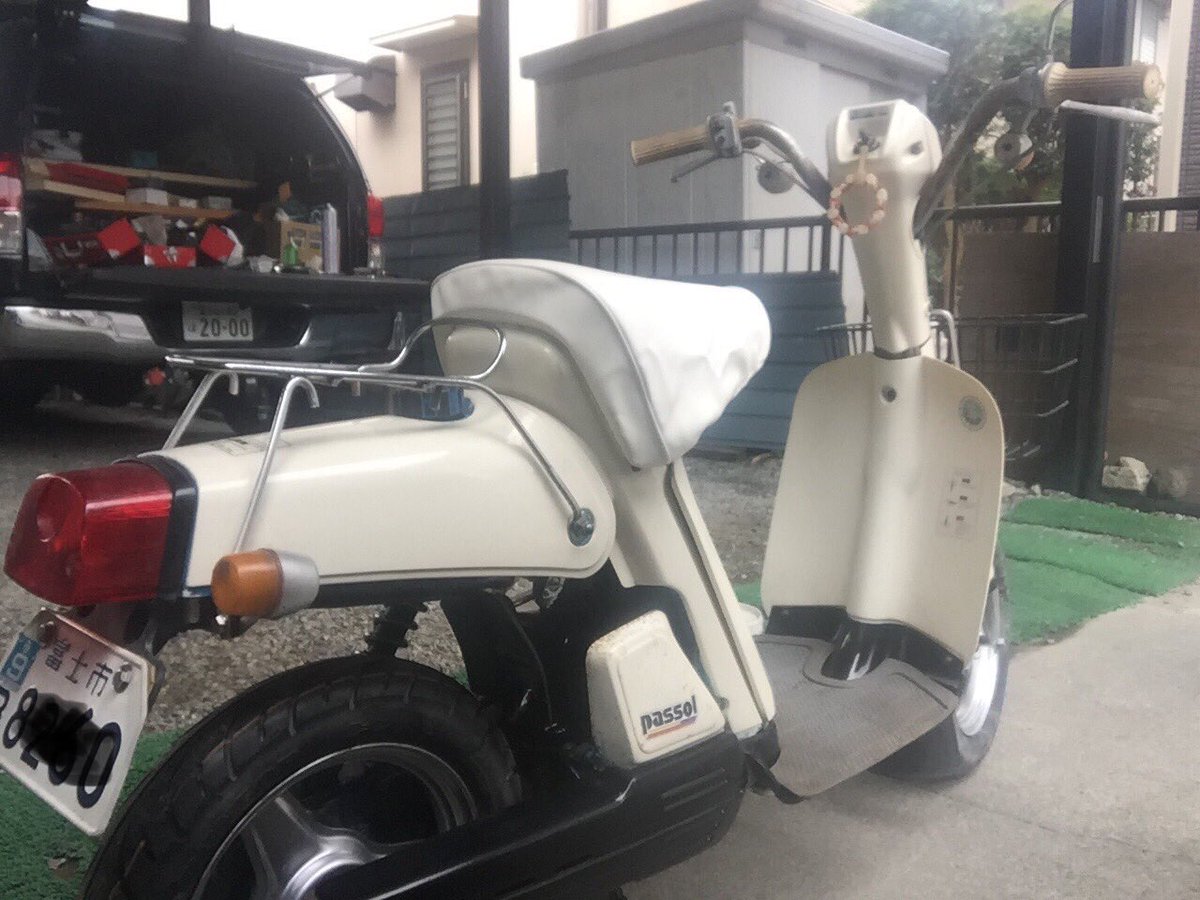 dowluckmako's tweet photo. 釣りのお供に40年前のパッソルを連れて行くのだが、ヒッチメンバーにバイクキャリア付けようか悩んだ結果
#パッソル
#パッソーラ
#YAMAHA
#2E9 https://t.co/Njt3hOKrGf