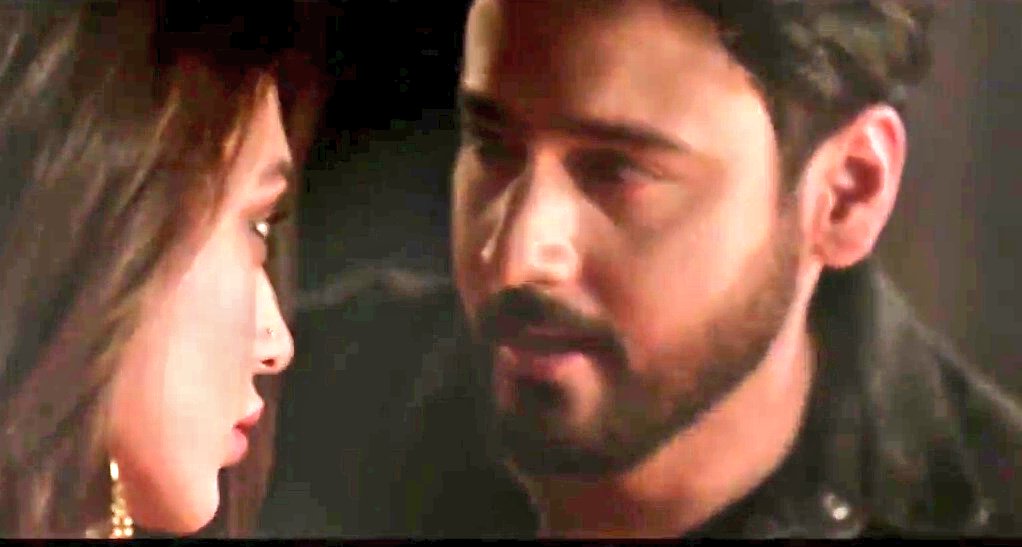 MousumiChaudhu3's tweet photo. #KenoJeToke truly the most  ROMANTIC track of the season 😍😘😘..soft bt so powerful..shoja hridoye probesh kore..' kaner bhitor diya morome poshilo go aakul korilo pran'..#MonJaanena dekhte jawar excitement  ro 100 times bere galo..@Yash_Dasgupta 😍👍❤..@YashhD_FC https://t.co/YyyBw2TZKt