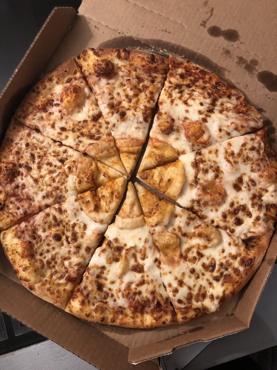 ItzJL_'s tweet photo. @dominos WTf is This bruh Am I Paying For Crust? https://t.co/f6ZwiyYLb4