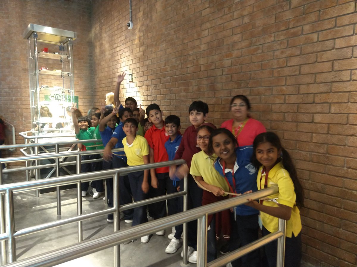 merilxavierraj's tweet photo. GNMS Primary Grade 4and 5 fun-filled field trip @ motion gate #GR4A @gemsnms_alkhail @Fatima_Martin @ShettySampoorna @ChristineDeNor1 https://t.co/9WVUMajCYy