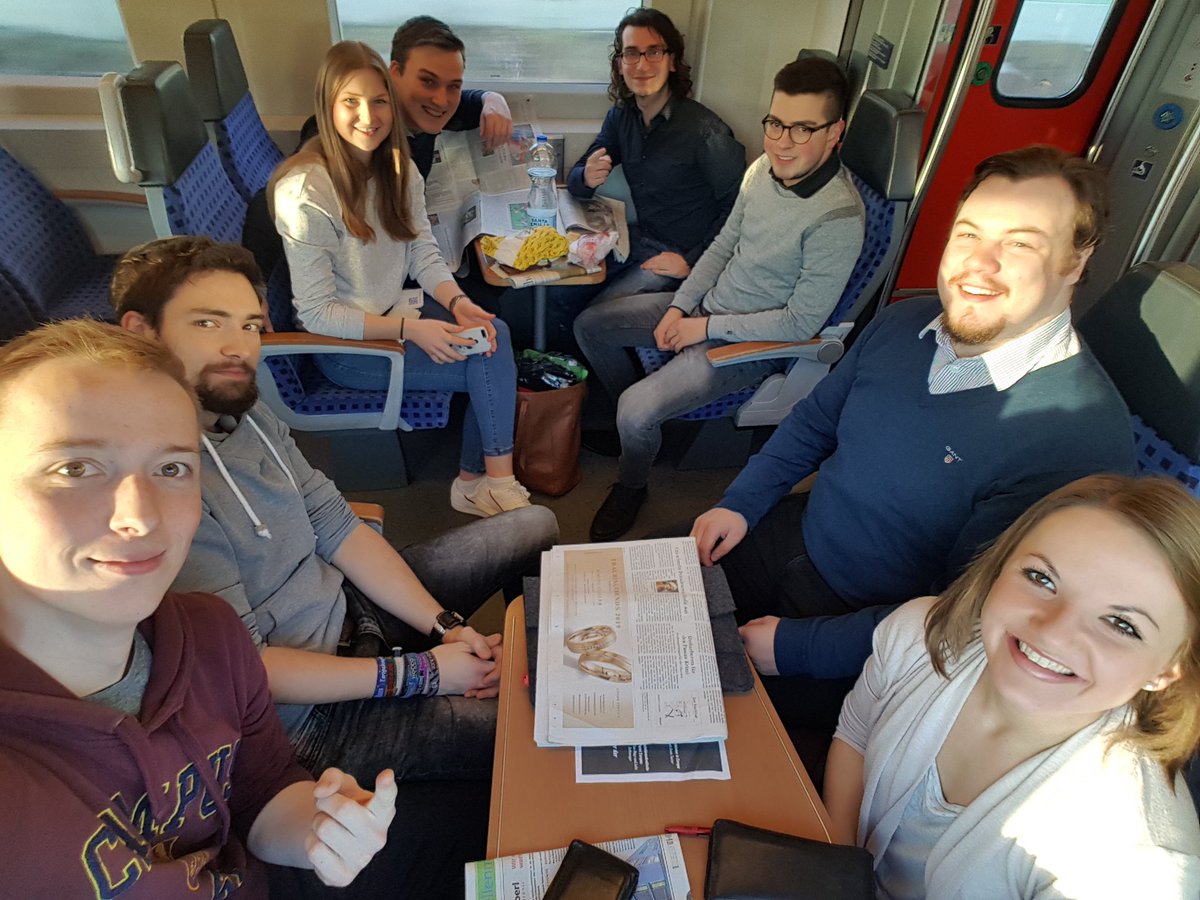 Auf dem Weg zum Basiskongress der @JusosBayern zum Thema Europa. 😎
Auch wenn wir nicht dabei sein können: Solidarität mit der #saveyourinternet-Demo in Berlin heute! 💪