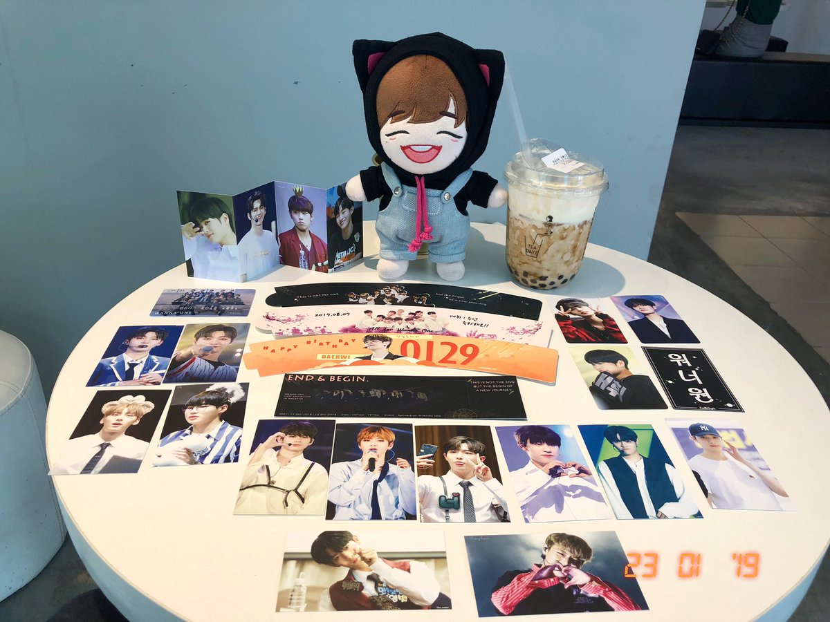 xxliyanaxx's tweet photo. Teadayz, Sutera by @EndnBegin || Thanks for organising this event in JB. Look at the amount of freebies given ๐ญ๐๐ป Much appreciate โจ๐
#endnbegin #WannaOne https://t.co/ZyqIDx1HaL