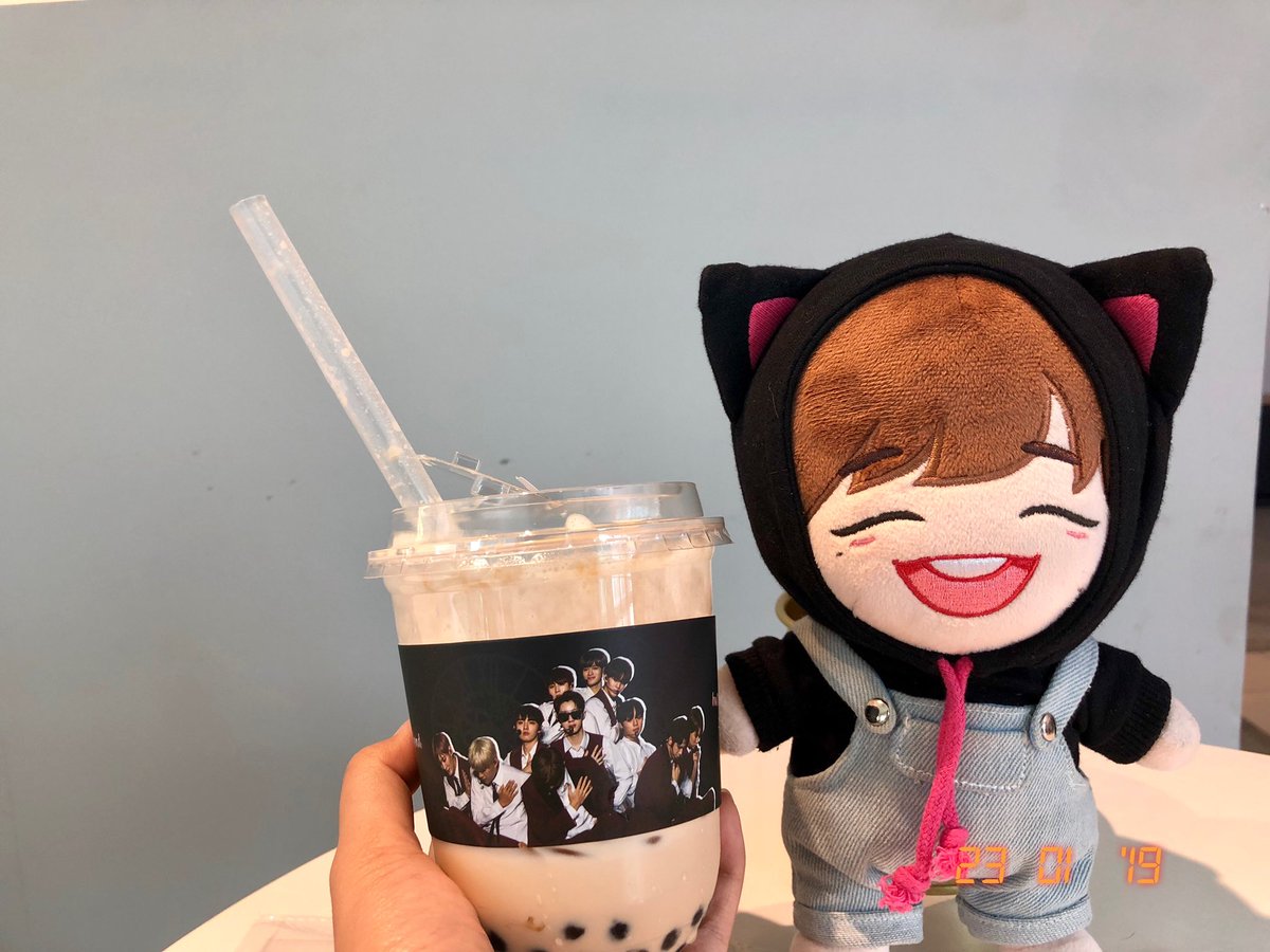 xxliyanaxx's tweet photo. Teadayz, Sutera by @EndnBegin || Thanks for organising this event in JB. Look at the amount of freebies given ๐ญ๐๐ป Much appreciate โจ๐
#endnbegin #WannaOne https://t.co/ZyqIDx1HaL