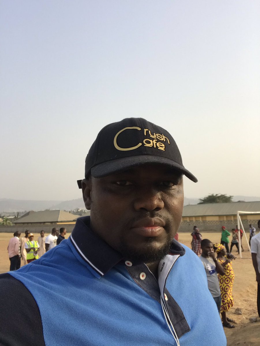 Vasog02's tweet photo. Fully activated to perform my civic right! The turnout here in Gwarimpa Primary school is mad. Come out and Vote!! https://t.co/UYLkWpSamO