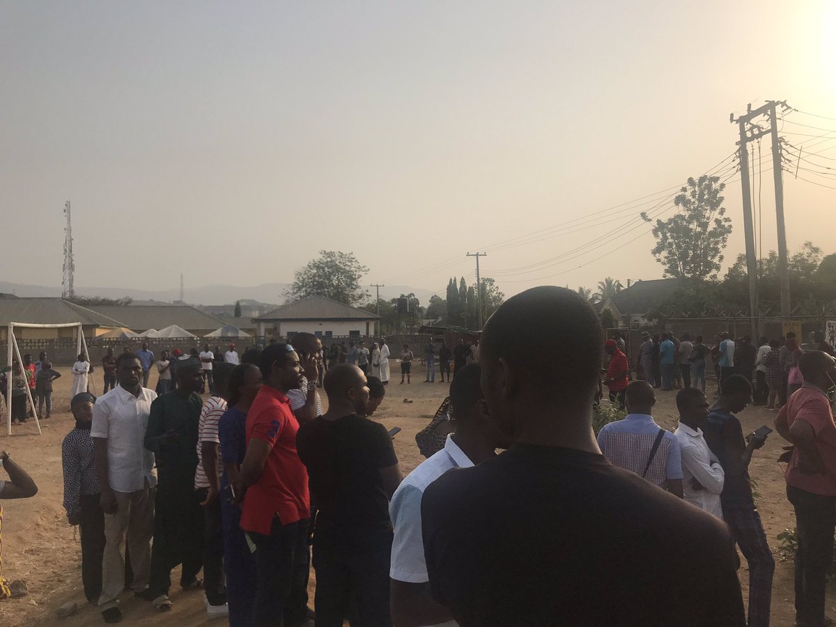 Vasog02's tweet photo. Fully activated to perform my civic right! The turnout here in Gwarimpa Primary school is mad. Come out and Vote!! https://t.co/UYLkWpSamO