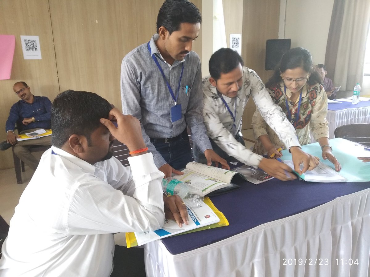 chankee_s's tweet photo. #raaadvancedspoken

Participants making poster.
@UjjwalKarawande 
@ashok30chavan @nisarshaikh__7 @toss_if 
@OnlineDisha https://t.co/9u35TaqGhA