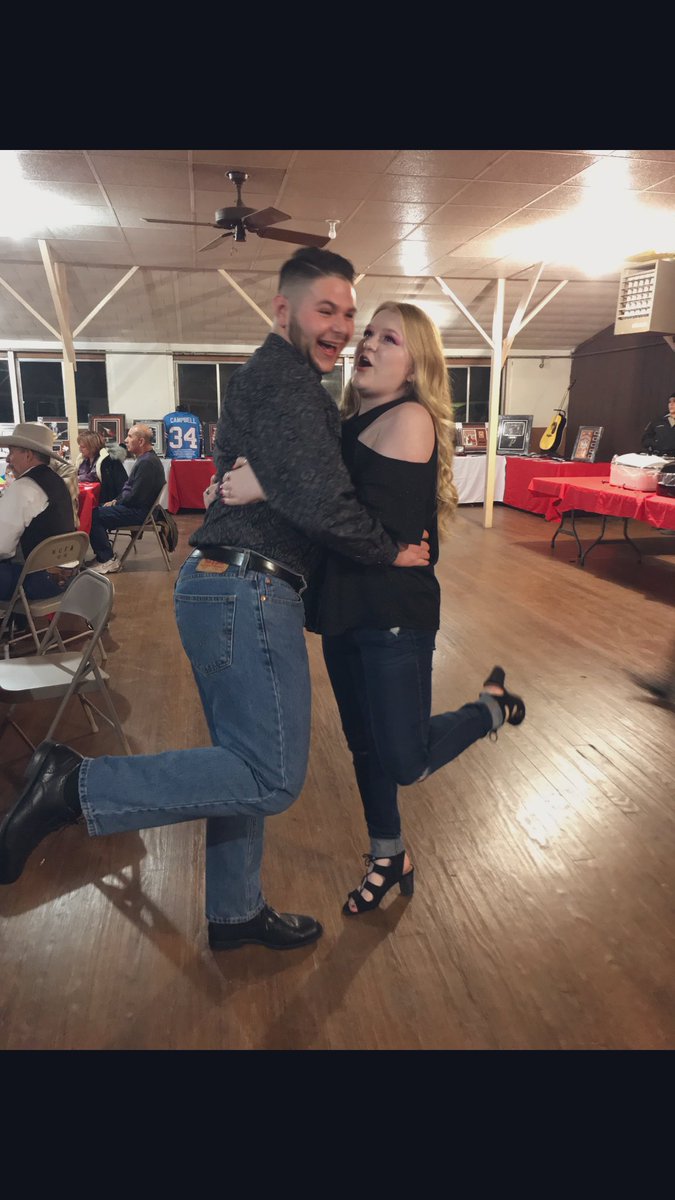 Musicbabeeeee's tweet photo. I’m so lucky to have someone as GOOFY as me 😂❤️❤️ #twitterlessrobbie https://t.co/HcD7wwPD5j