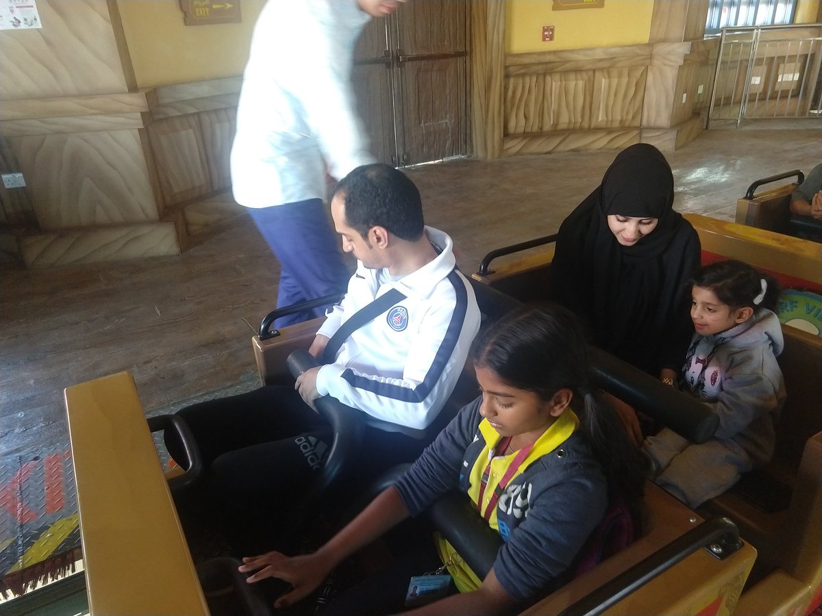 merilxavierraj's tweet photo. GNMS Primary Grade 4 and 5 fun-filled field trip . Awesome rides, encouraged and supported by friends and teachers to overcome the fear @ motion gate #GR4A @gemsnms_alkhail @Fatima_Martin @ShettySampoorna @ChristineDeNor1 https://t.co/AbszgIh4wy