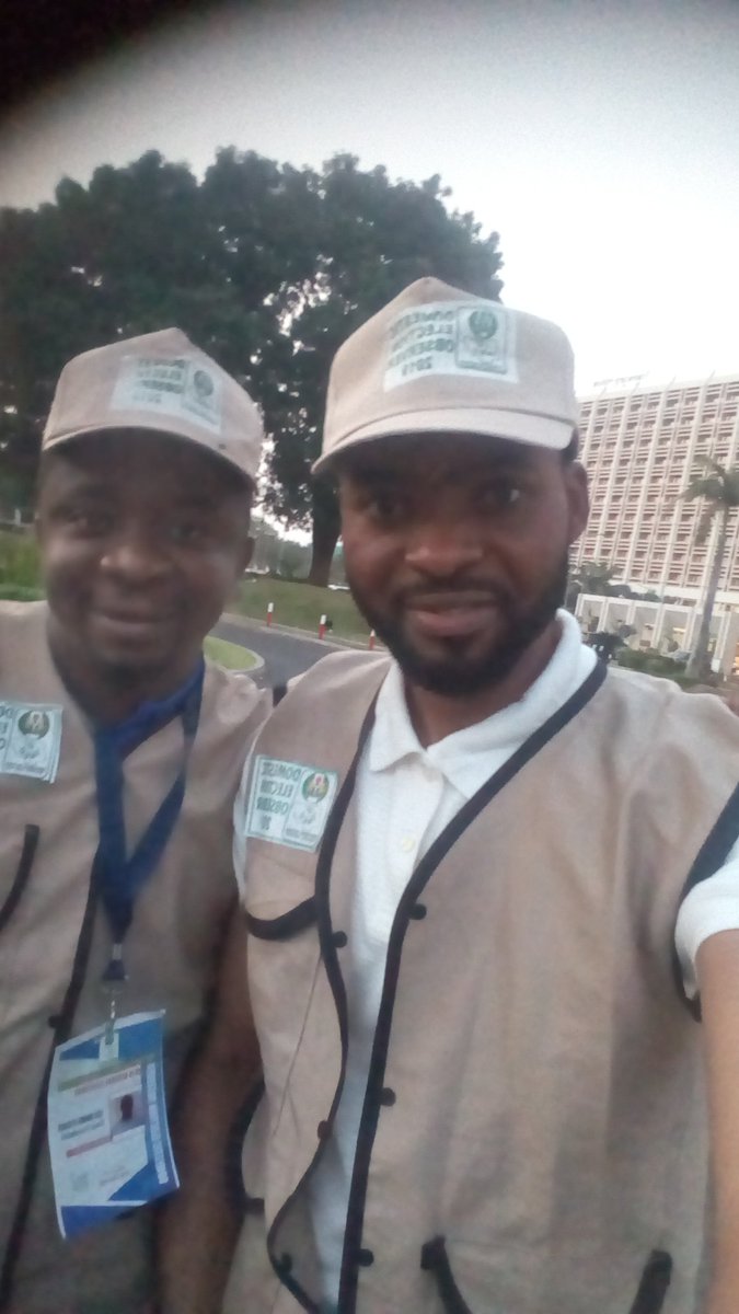 YesAfric's tweet image. We are live at the situation room of @cleenfoundation #2019electionsecurity #NigeriaDecides2019 @SituationRoomNg