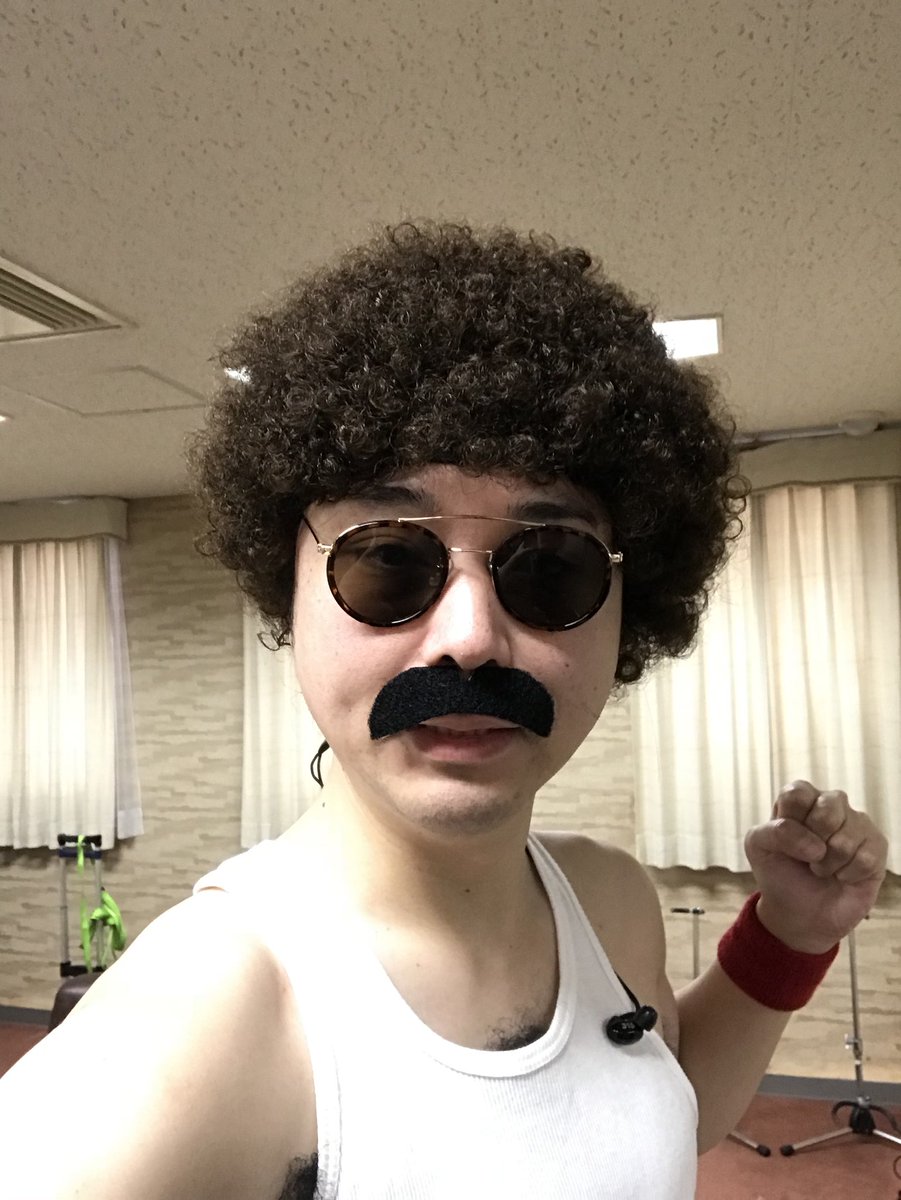 今日はこの格好でライブ出ました