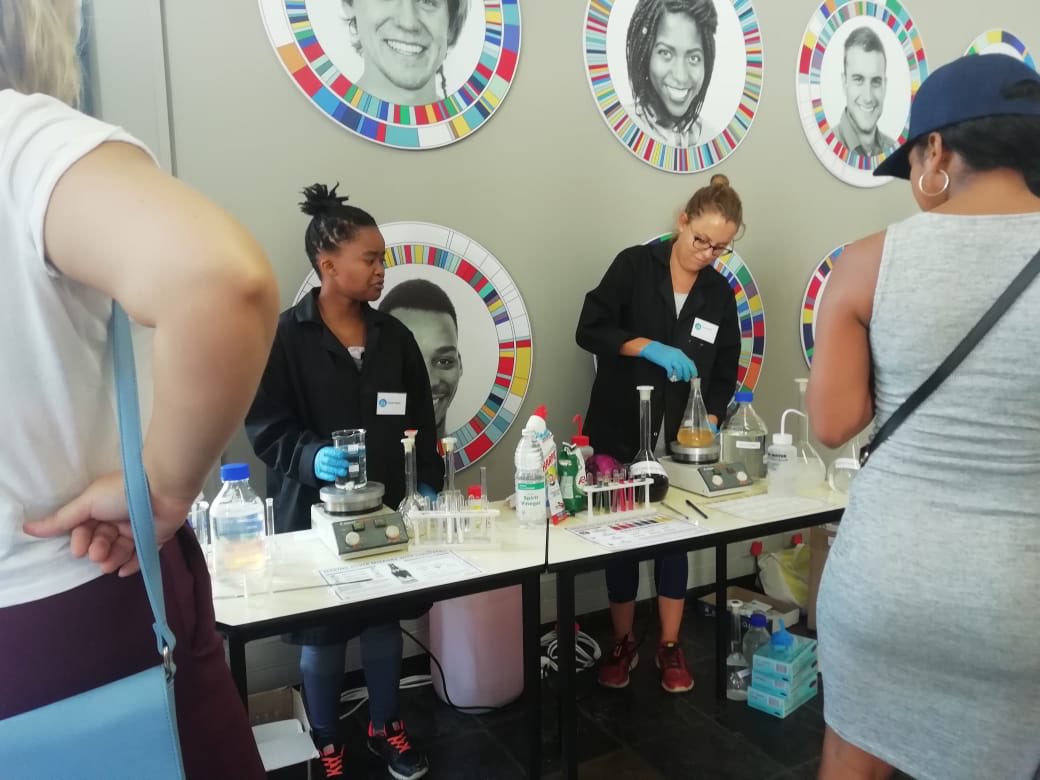 #OpenDay <a href="/StellenboschUni/">Stellenbosch University</a> your chance to see how cool chemistry is 🧪 😎