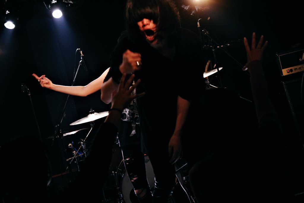 LikeFreeLife's tweet photo. Enemies Disengaged(エネミーズディスエンゲージ)@巣鴨獅子王 2019/2/20(水)

EnemiesDisengaged:@EneDi_Official
ライブフォト②

 #EnemiesDisengaged #エネミーズディスエンゲージ #エネディー #宇宙人 #エイリアンロック #巣鴨獅子王 #ライブフォト #KENSHIN https://t.co/M6Mkb8fjEO