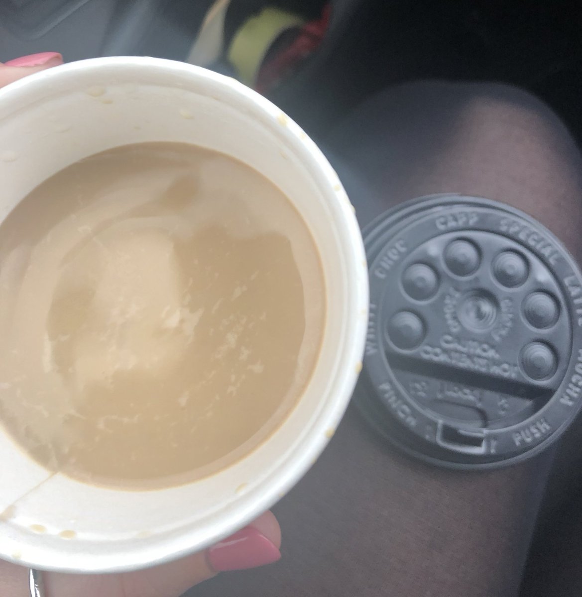 dinsdalelib's tweet photo. @McDonaldsUK  @McDonalds what about this is a Millionaires latte? Spot the difference #diabolical https://t.co/gsf70rpA18
