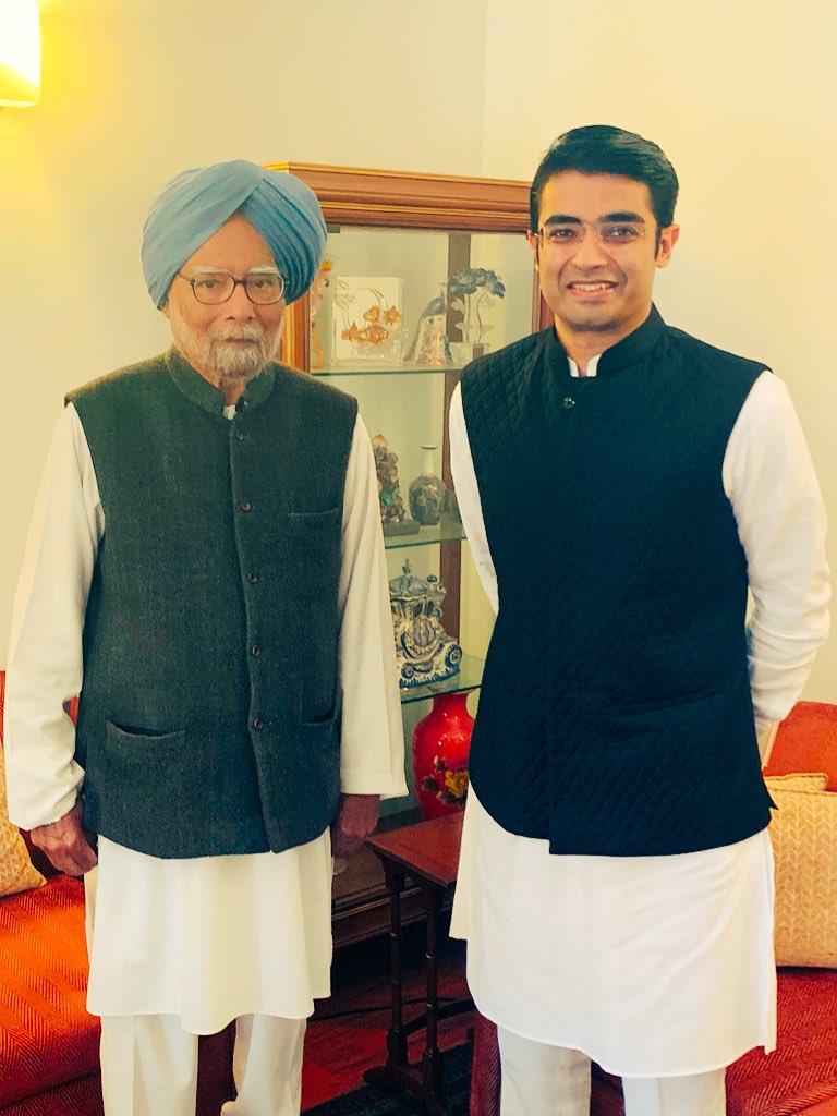 JaiveerShergill's tweet photo. Always feel privileged to meet &amp; converse with Dr Manmohan Singh Ji-this time over National Security, Employment Generation in India, Brexit Crisis &amp; USA heading towards “the Wall”-indeed a reservoir of knowledge whose blessings I always cherish https://t.co/8aSUYVr9mH