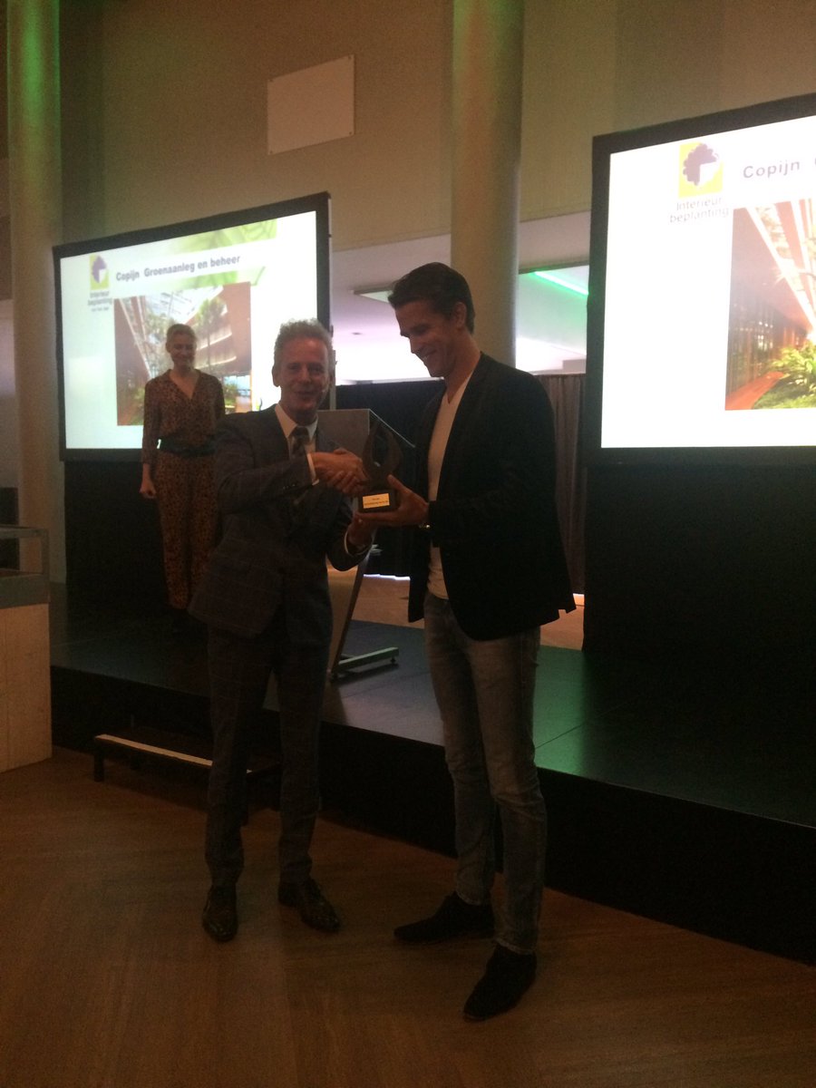 BenninkPeter's tweet photo. De prijs voor Interieurbeplanting van het jaar 2019 is gewonnen door Copijn groenaanleg en beheer voor de beplanting in Hotel Jakarta in Amsterdam https://t.co/z2aOpiZoQL