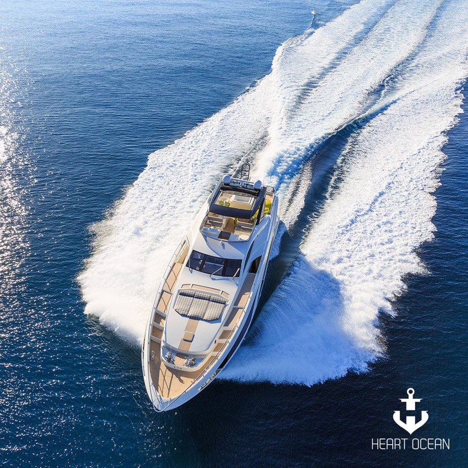 Experience the beauty of the deep blue sea in comfort and luxury.

إستمتعوا بتجربة فريدة لإستكشاف جمال المحيط على طريقة هارت أوشن المريحة والفخمة.