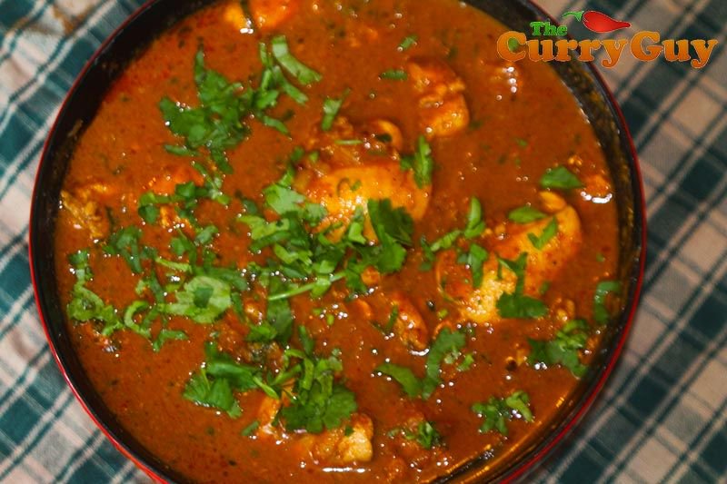 TheCurryGuy's tweet photo. Have you tried my authentic chicken xacutti recipe yet? Give it a go tonight. https://t.co/gWvMxBiAeW https://t.co/9yUR7ySceD