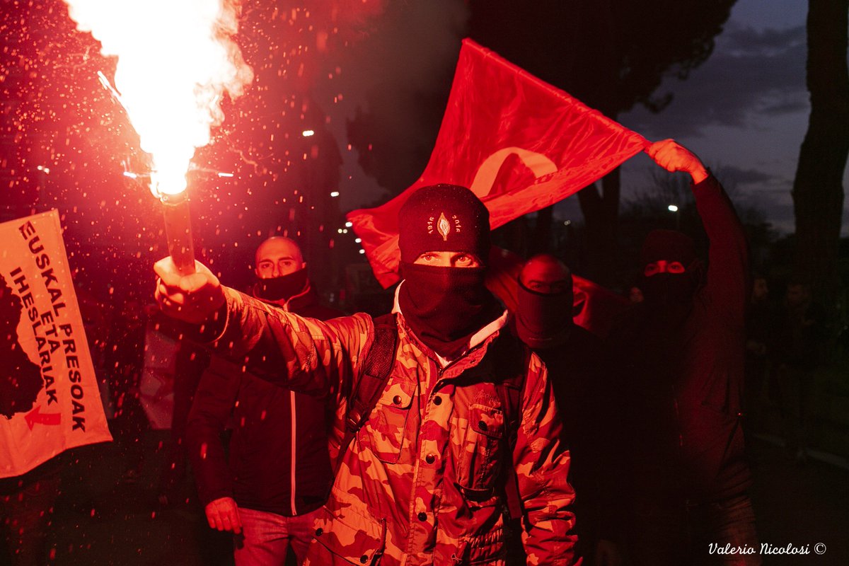#ValerioVerbano, la rivolta continua: le foto della manifestazione
dinamopress.it/news/gallery/v… #22febbraio Le immagini di <a href="/DanieleNapo/">Daniele Napolitano</a> e <a href="/ValerioNicolosi/">Valerio Nicolosi</a>