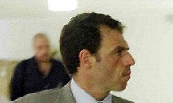 Vi ricordate il poliziotto che portò la molotov (finta) alla Diaz? È stato promosso, ora comanda il centro operativo della Polstrada di Roma. Ah, la meritocrazia. giuliocavalli.net/2019/02/23/vi-…