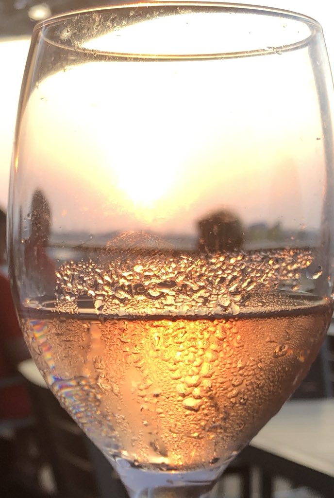 bagshaw2112's tweet photo. Cocktails on the deck in Cochin India... only 34 degrees #India @CelebrityCruise #cochin #celebrityconstelation https://t.co/4vbfB4NZNQ