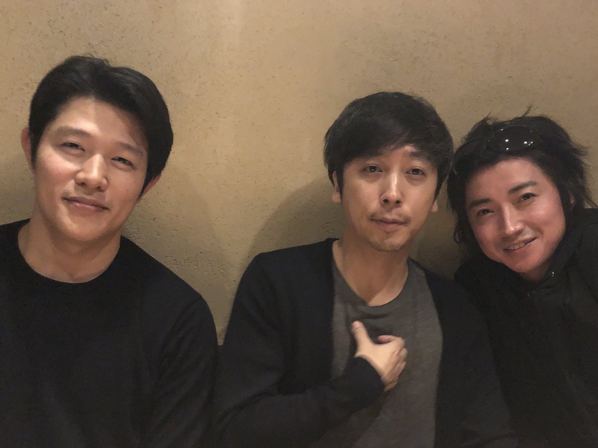 昨夜、渦が森団地で主演する藤原竜也さん、鈴木亮平さん、作演出を手掛ける蓬莱竜太さんが都内で集まり、まだ蓬莱さんの頭の中にしかない新作舞台の構想を共有し、さまざまなアイデアを交換し合いました！2人のために書き下ろされる完全オリジナル舞台にご期待ください！ #藤原竜也 #鈴木亮平