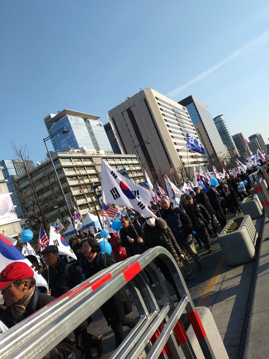 주여
대한민국 지켜주시옵소서