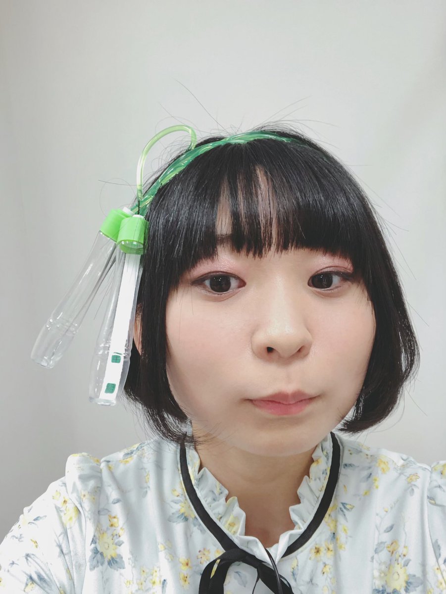 にゃんこスター アンゴラ村長 Auf Twitter なわとびカチューシャ 付け方はヘアメイクさんによりけり