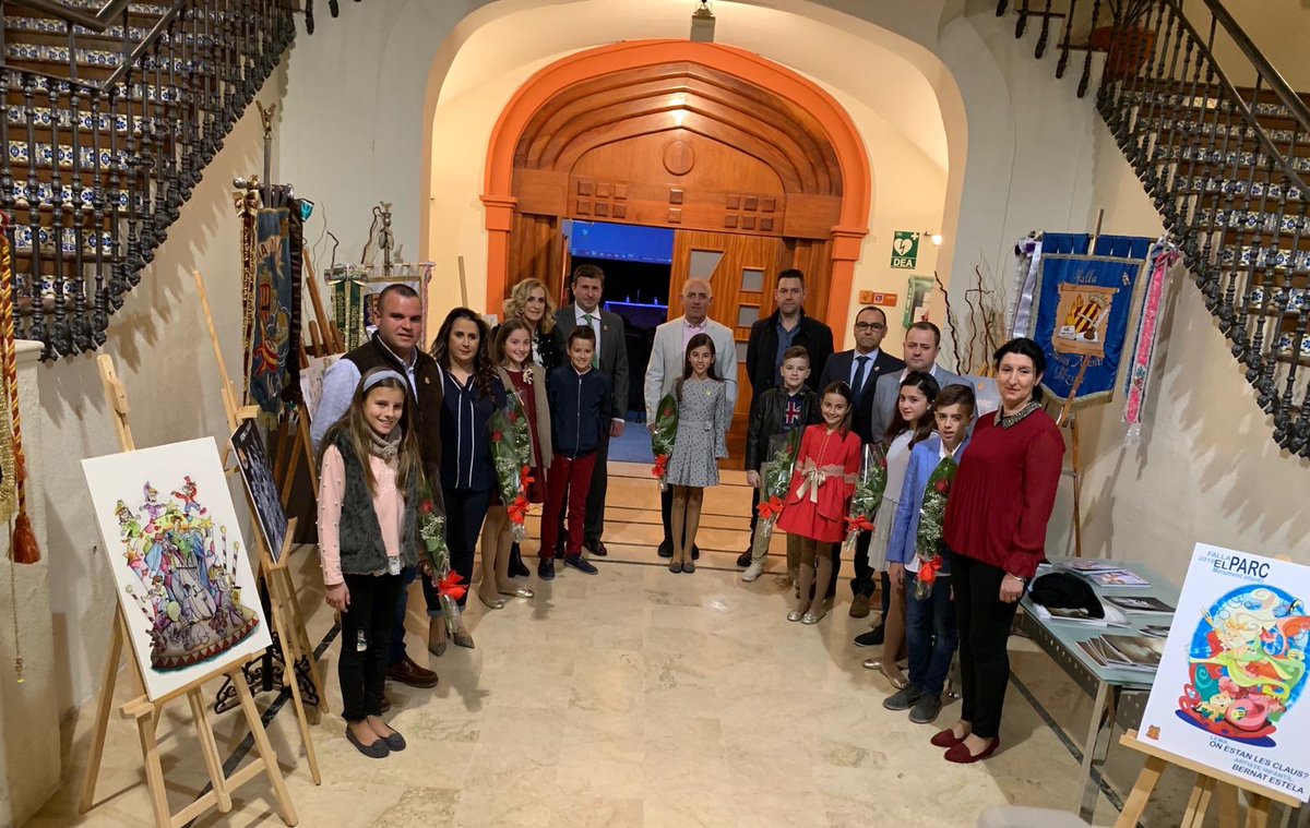 fallaelparc's tweet photo. Anit va tindre lloc la presentació de llibrets i esbossos de monuments del sector Venècia. @fallaelparc @JLF_Alzira @FallaAnaSanchis @FallaAMarch @FlamaFallera https://t.co/AZE0x6j2sj