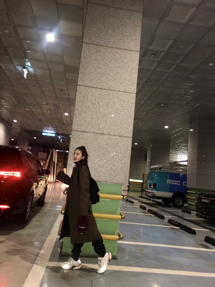 krungy21's tweet photo. 퇴근길 https://t.co/ky7n6jFbs4