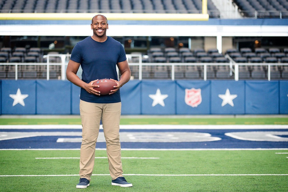 Revlowedown's tweet photo. Come hear The Dallas Cowboys’ Team Chaplain, Jonathan Evans, Tonight on @olivebaptist’s Warrington Campus. Barbecue sandwiches at 5:00 | Worship and an incredible message at 6:00📍103 W Winthrop Ave. Join Us! #belong #naspensacola #corrystation #pensacola #navypoint #warringtonFL https://t.co/kpOqkH0fYU