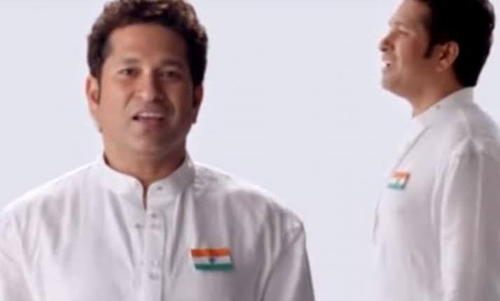 Krish_Sachinist's tweet photo. When it comes to national anthem, everything else takes a backseat: @sachin_rt
#StopLyingArnab
#ISupportSachin https://t.co/BuFGCqh4f6