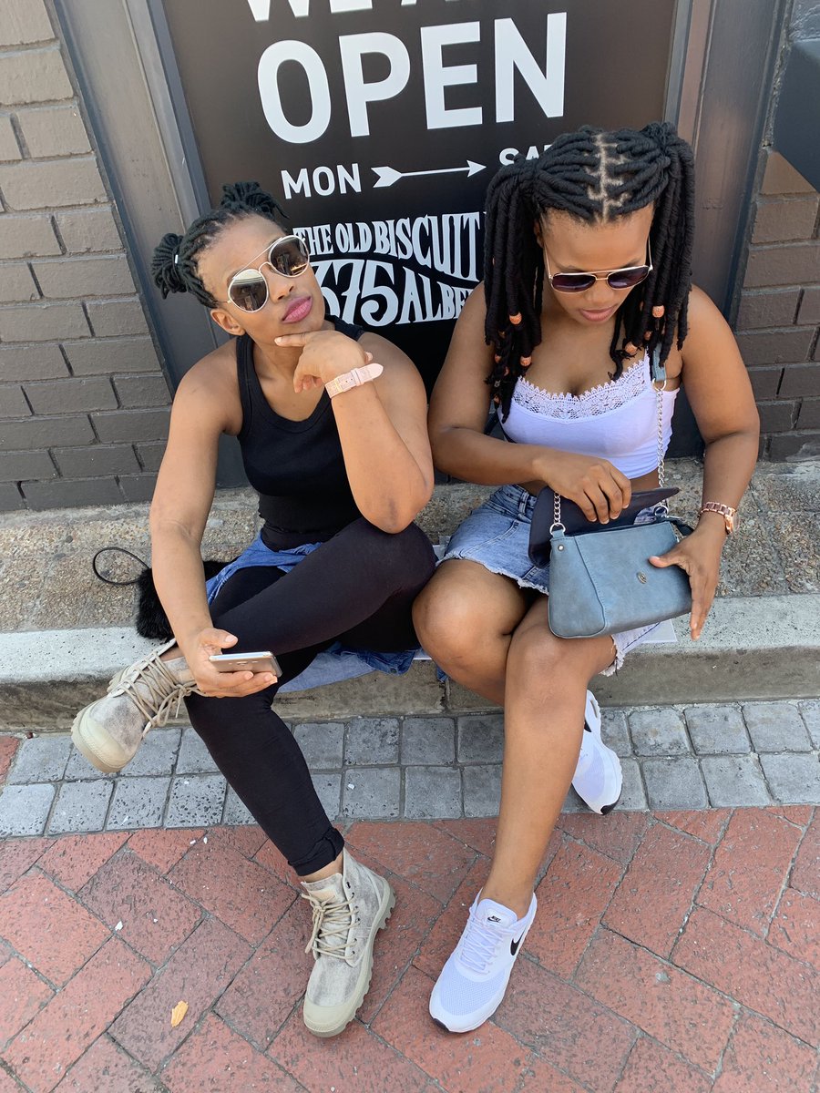 Mpeexie's tweet photo. Saturdaying with my Sister 🎀🎀 https://t.co/Pi0IXoaSuq